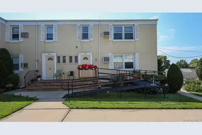 71-11 252 Street #195B, Bellerose, NY 11426 - Photo 3
