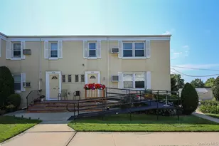 71-11 252nd St, Bellerose, NY 11426 - Photo 3