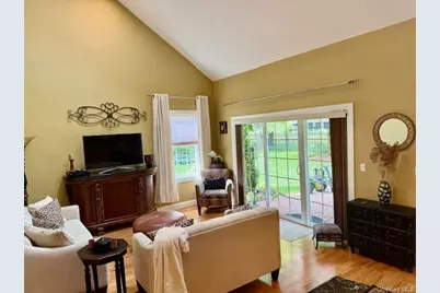129 Maya Circle, Central Islip, NY 11722 - Photo 9