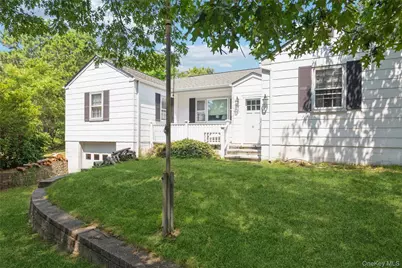 21 Oceanview Road, Hampton Bays, NY 11946 - Photo 21
