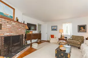 21 Oceanview Rd, Hampton Bays, NY 11946 - Photo 9