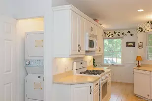21 Oceanview Rd, Hampton Bays, NY 11946 - Photo 7