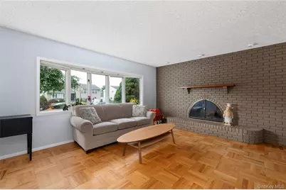 10 Primrose Avenue, Hicksville, NY 11801 - Photo 3
