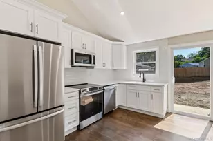 5 Kew Dr, Sound Beach, NY 11789 - Photo 9
