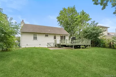 30 Anderson Avenue, North Babylon, NY 11703 - Photo 15