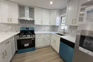 60 Center Ave, Bay Shore, NY 11706 - Photo 5