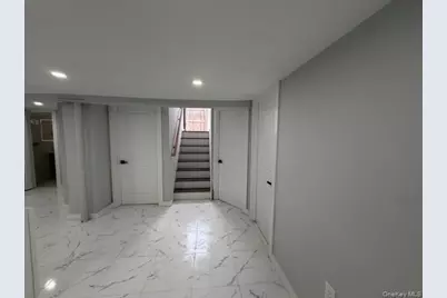 60 Center Avenue, Bay Shore, NY 11706 - Photo 25
