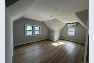 60 Center Avenue, Bay Shore, NY 11706 - Photo 19