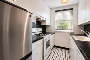 36-14 Utopia Pkwy, Flushing, NY 11358 - Photo 5