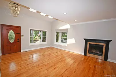 91 Baker Hill Road, Great Neck, NY 11023 - Photo 5