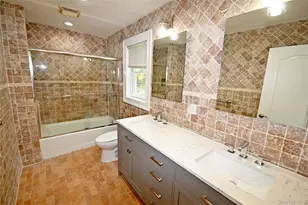 91 Baker Hill Rd, Great Neck, NY 11023 - Photo 15