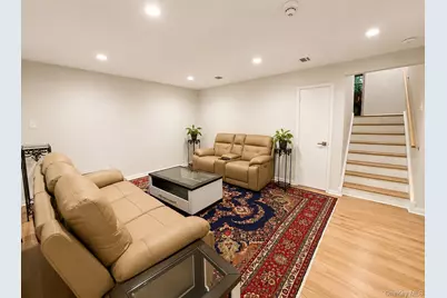 5 Second Road, Great Neck, NY 11021 - Photo 3