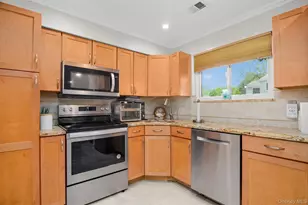 236 Springmeadow Dr, Holbrook, NY 11741 - Photo 11