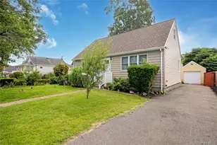 413 S 8th St, Lindenhurst, NY 11757 - Photo 3