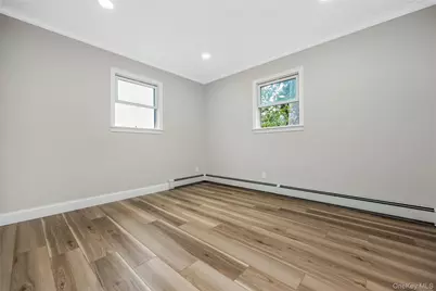 413 S 8th Street, Lindenhurst, NY 11757 - Photo 17