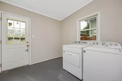 413 S 8th Street, Lindenhurst, NY 11757 - Photo 21