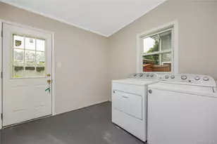 413 S 8th St, Lindenhurst, NY 11757 - Photo 21