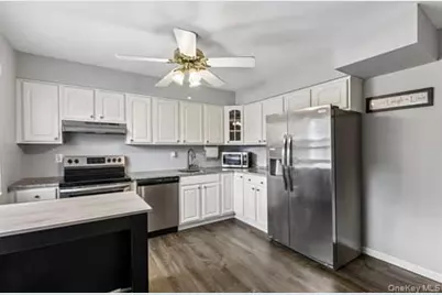 15 Springwood Drive, North Babylon, NY 11703 - Photo 11