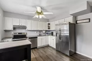 15 Springwood Dr, North Babylon, NY 11703 - Photo 11