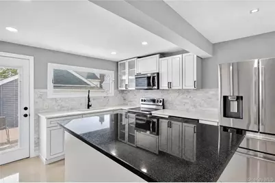 16 Dewey Street E, East Rockaway, NY 11518 - Photo 15