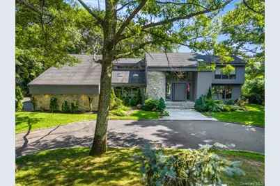 6 Fox Hunt Court, Huntington, NY 11743 - Photo 3
