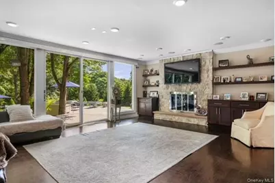 6 Fox Hunt Court, Huntington, NY 11743 - Photo 11