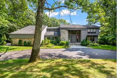 6 Fox Hunt Court, Huntington, NY 11743 - Photo 5
