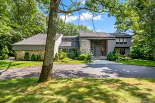 6 Fox Hunt Ct, Huntington, NY 11743 - Photo 5