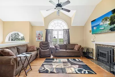 573 Dubois Road, Wallkill, NY 12589 - Photo 5