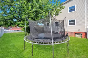 140-14 Charles Ln, Springfield Gardens, NY 11413 - Photo 37