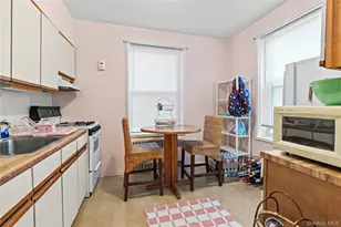 2 Overlook Rd, White Plains, NY 10605 - Photo 7