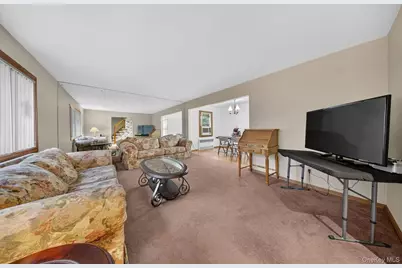 1769 W End Avenue, New Hyde Park, NY 11040 - Photo 3