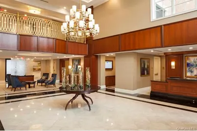 6000 Royal Court #6204, North Hills, NY 11040 - Photo 3