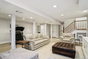 34 Cranberry Cir, Medford, NY 11763 - Photo 43