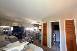 381 N Monroe Ave, Lindenhurst, NY 11757 - Photo 37