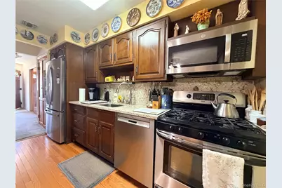 381 N Monroe Avenue, Lindenhurst, NY 11757 - Photo 9