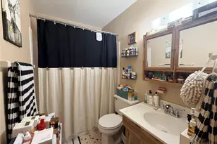 381 N Monroe Ave, Lindenhurst, NY 11757 - Photo 39