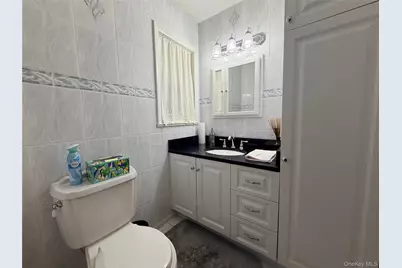 381 N Monroe Avenue, Lindenhurst, NY 11757 - Photo 17