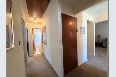 381 N Monroe Avenue, Lindenhurst, NY 11757 - Photo 27