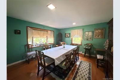 381 N Monroe Avenue, Lindenhurst, NY 11757 - Photo 15