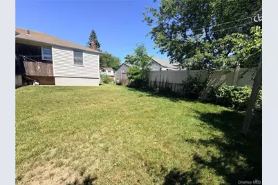 381 N Monroe Avenue, Lindenhurst, NY 11757 - Photo 45