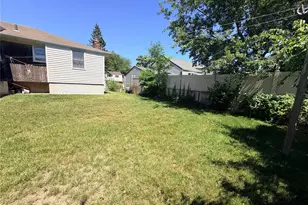 381 N Monroe Ave, Lindenhurst, NY 11757 - Photo 45