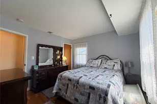 381 N Monroe Ave, Lindenhurst, NY 11757 - Photo 25