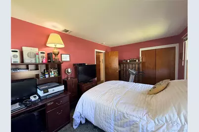 381 N Monroe Avenue, Lindenhurst, NY 11757 - Photo 21