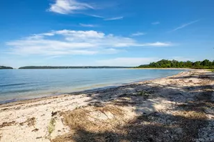 220 Beach Rd, Centre Island, NY 11771 - Photo 43