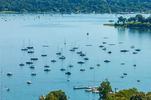 220 Beach Rd, Centre Island, NY 11771 - Photo 45