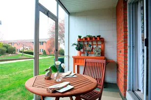 106 Captains Dr, West Babylon, NY 11704 - Photo 7