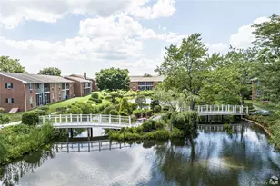 106 Captains Dr, West Babylon, NY 11704 - Photo 11