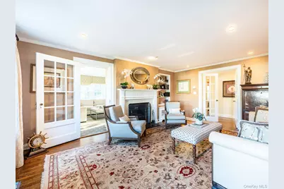 99 Thayer Road, Manhasset, NY 11030 - Photo 9