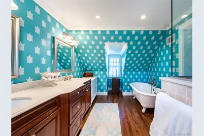 99 Thayer Road, Manhasset, NY 11030 - Photo 13